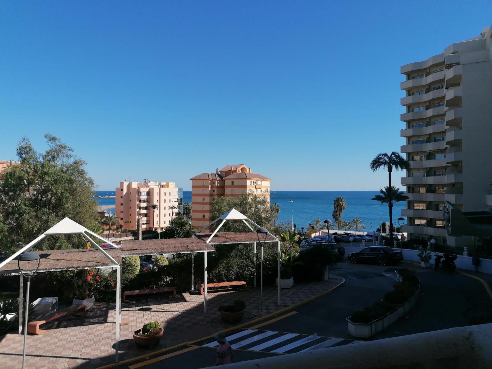 Estudio Terraza Vista Mar Parking Gratuito Piscinas Benalmádena Buitenkant foto